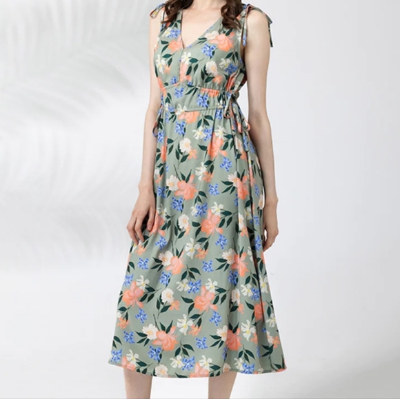 Frye Dresses & Skirts - FRYE DRAWSTRING WAIST V-NECK DRESS